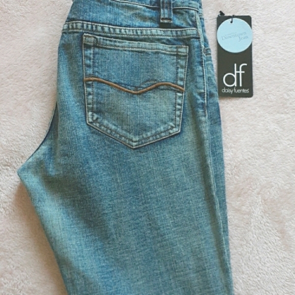 Daisy Fuentes Denim - DAISY FUENTES NWT JEANS SIZE 4